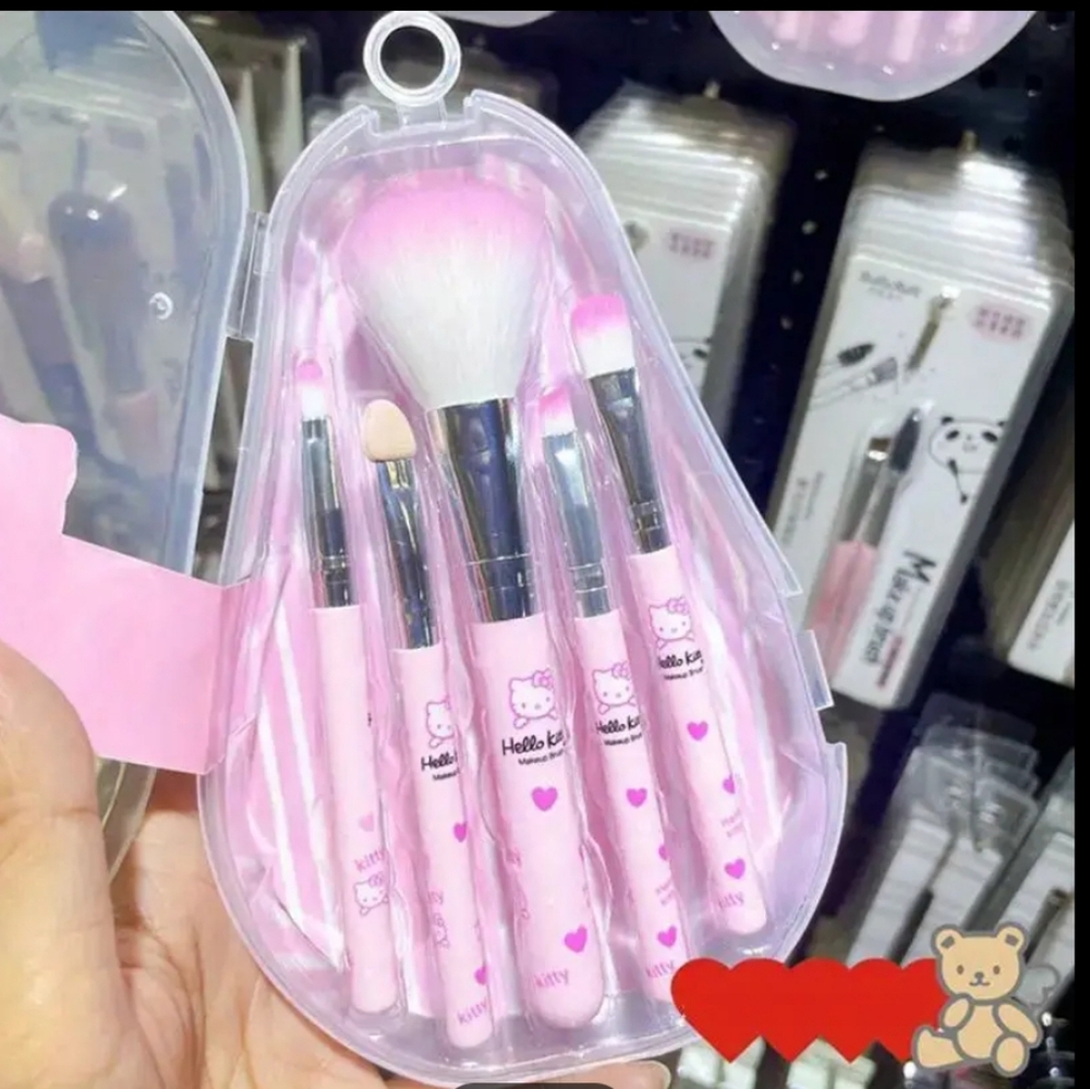 Hello Kitty Makeup Brush Set - Picture 2 of 5